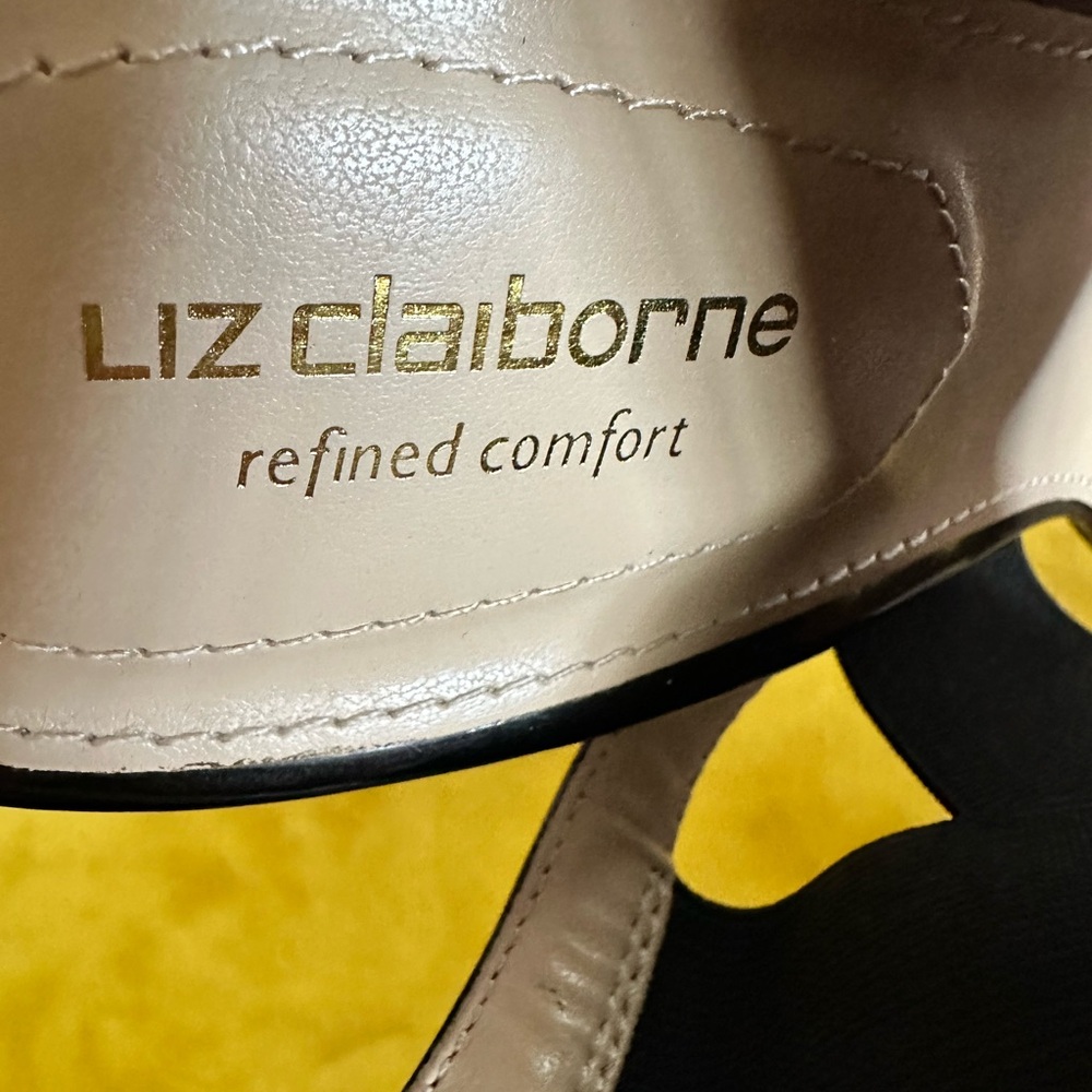 Liz Claiborne Women's Cream Sandals